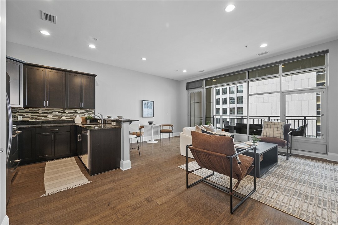Property Photo: 301 5th Ave 506 PA 15222