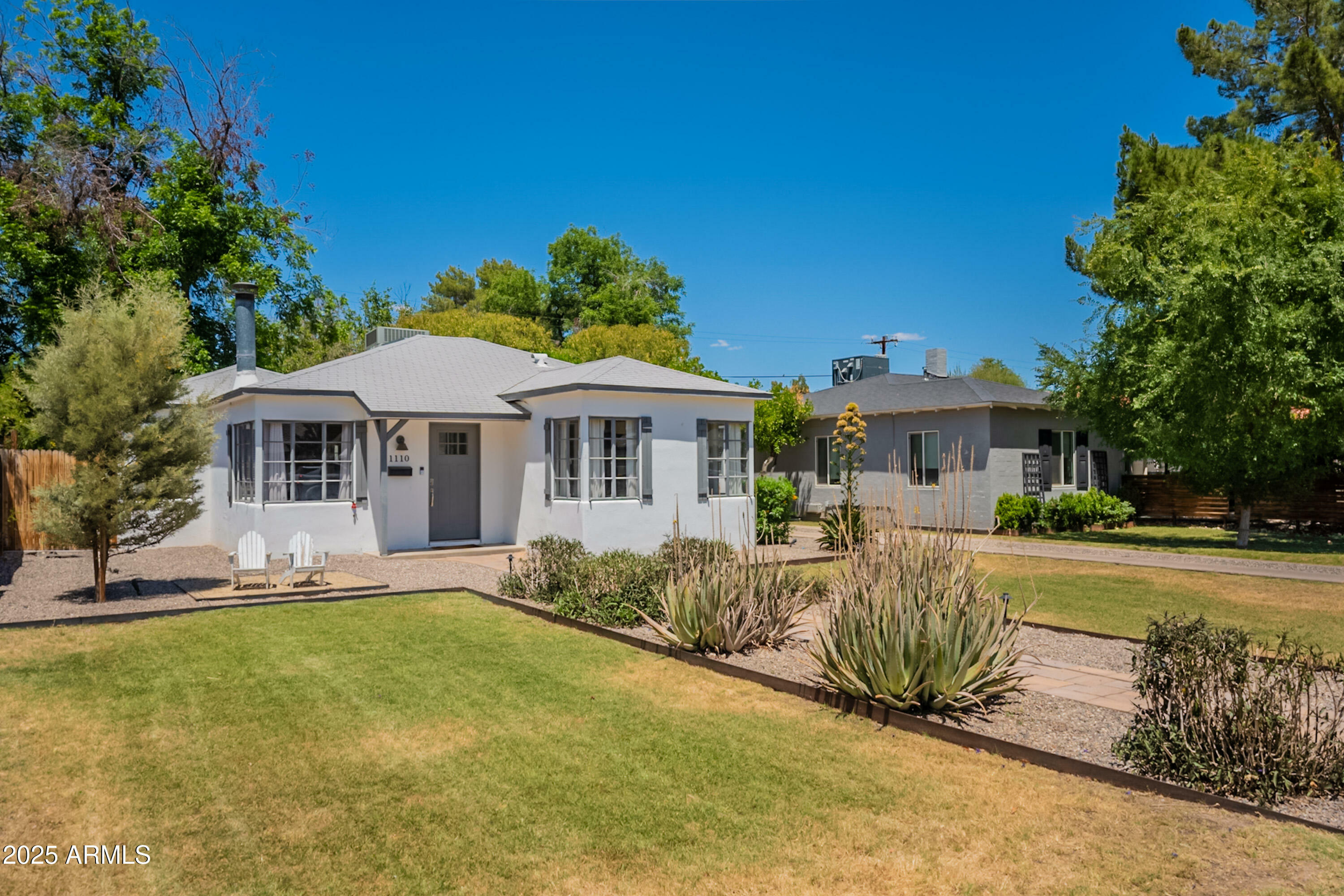 Property Photo: 1110 W Heatherbrae Drive AZ 85013