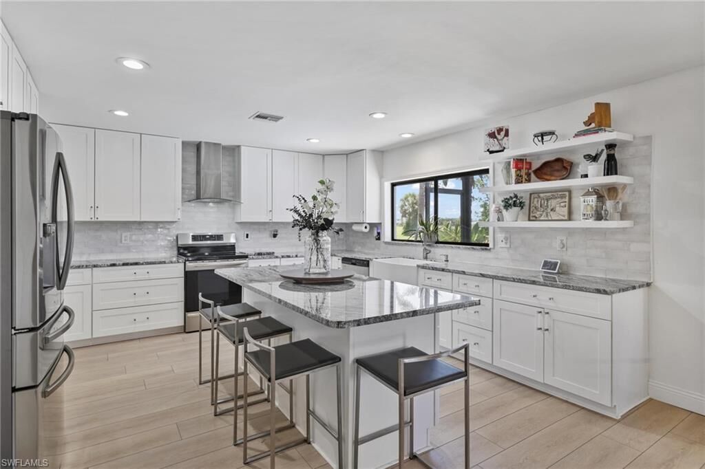 Property Photo: 17304 Vagabond Cir FL 33955