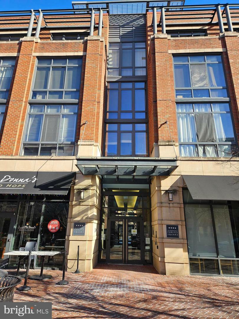 Property Photo: 520 John Carlyle Street 310 VA 22314