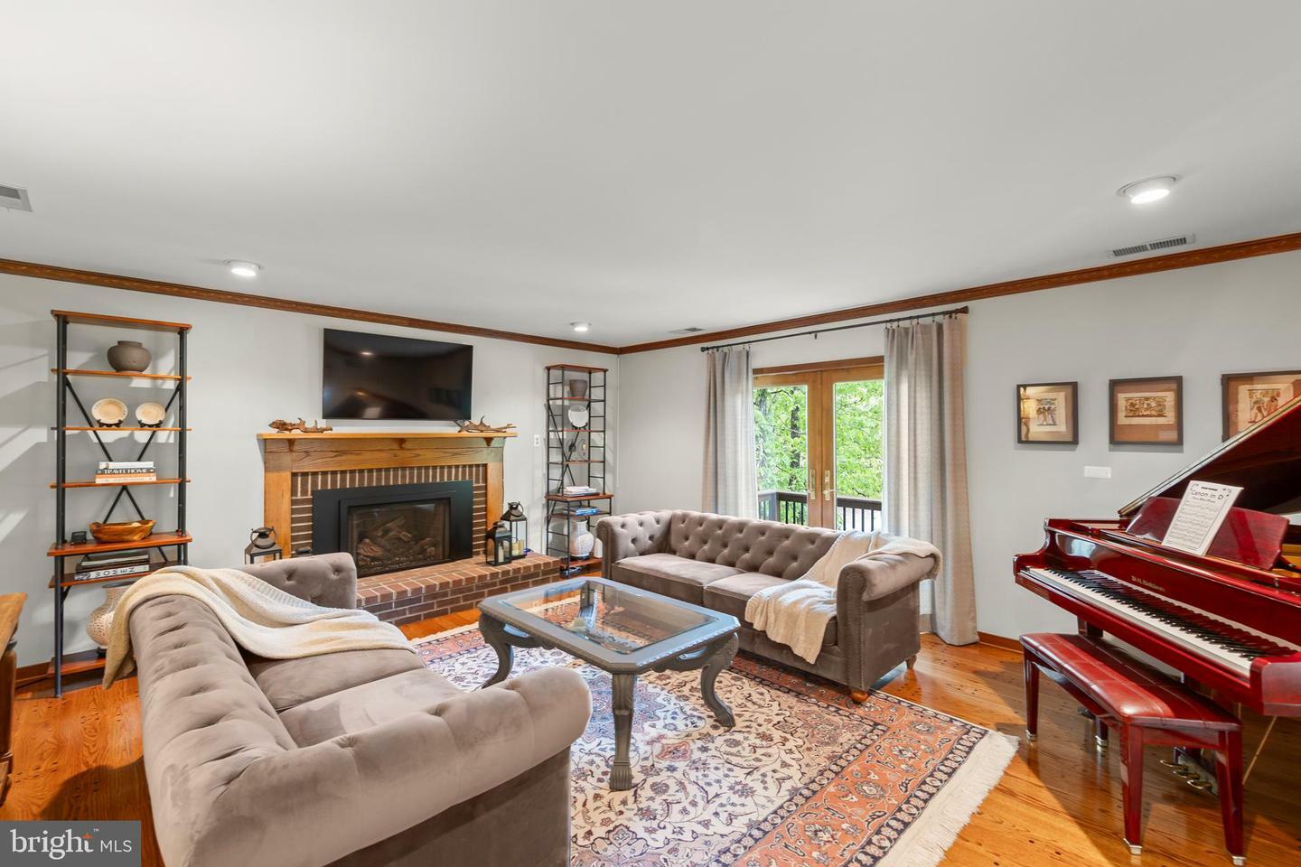 Property Photo: 1134 Lakeview Drive VA 22625
