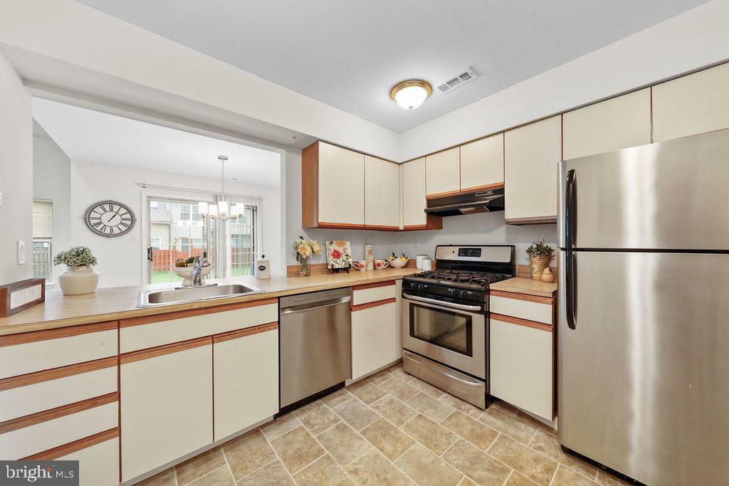 Property Photo: 415 Jamestown Court NJ 08054