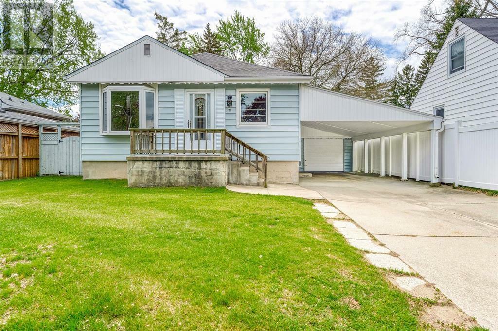 Photo de la propriété:  711 Rosedale Avenue  ON N7V 1Z8 