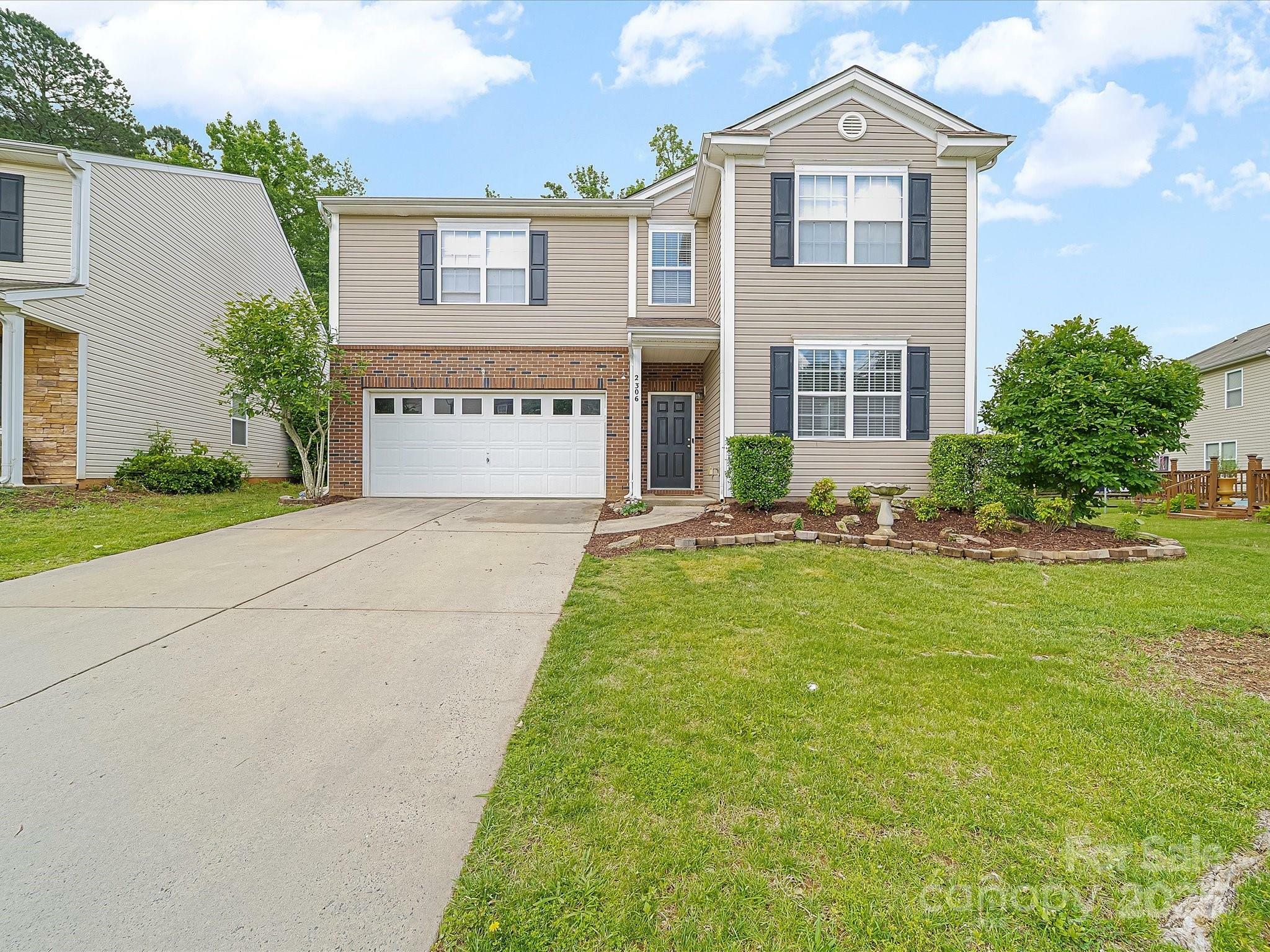 Property Photo: 2306 Nettleton Court NC 28105