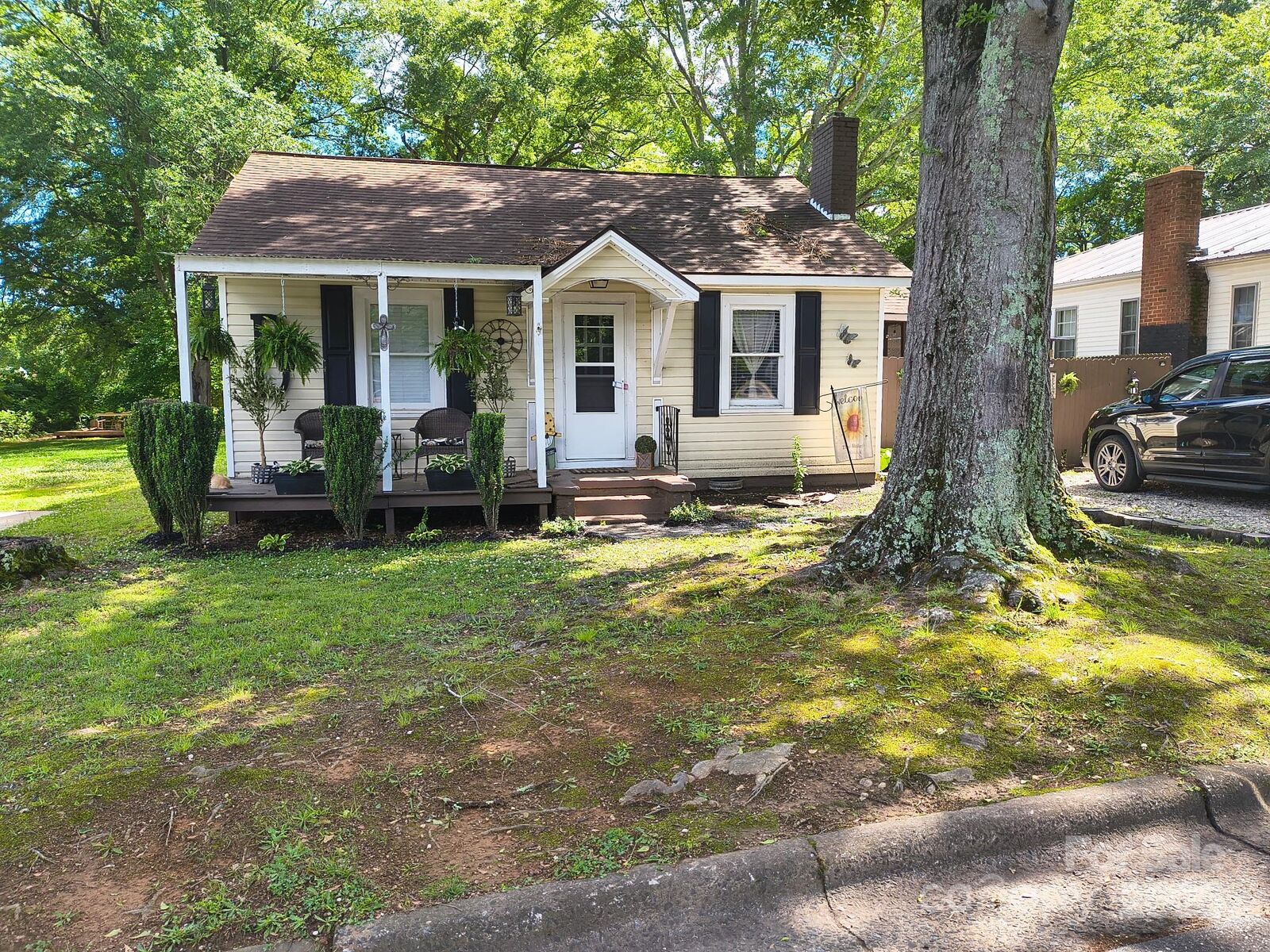 Property Photo: 903 W Oak Street NC 28150
