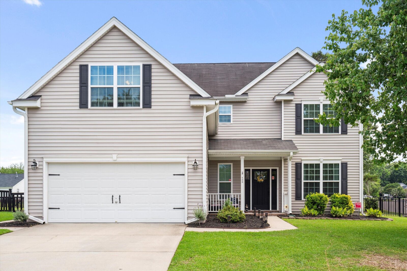 Property Photo: 428 Cabrill Drive SC 29414