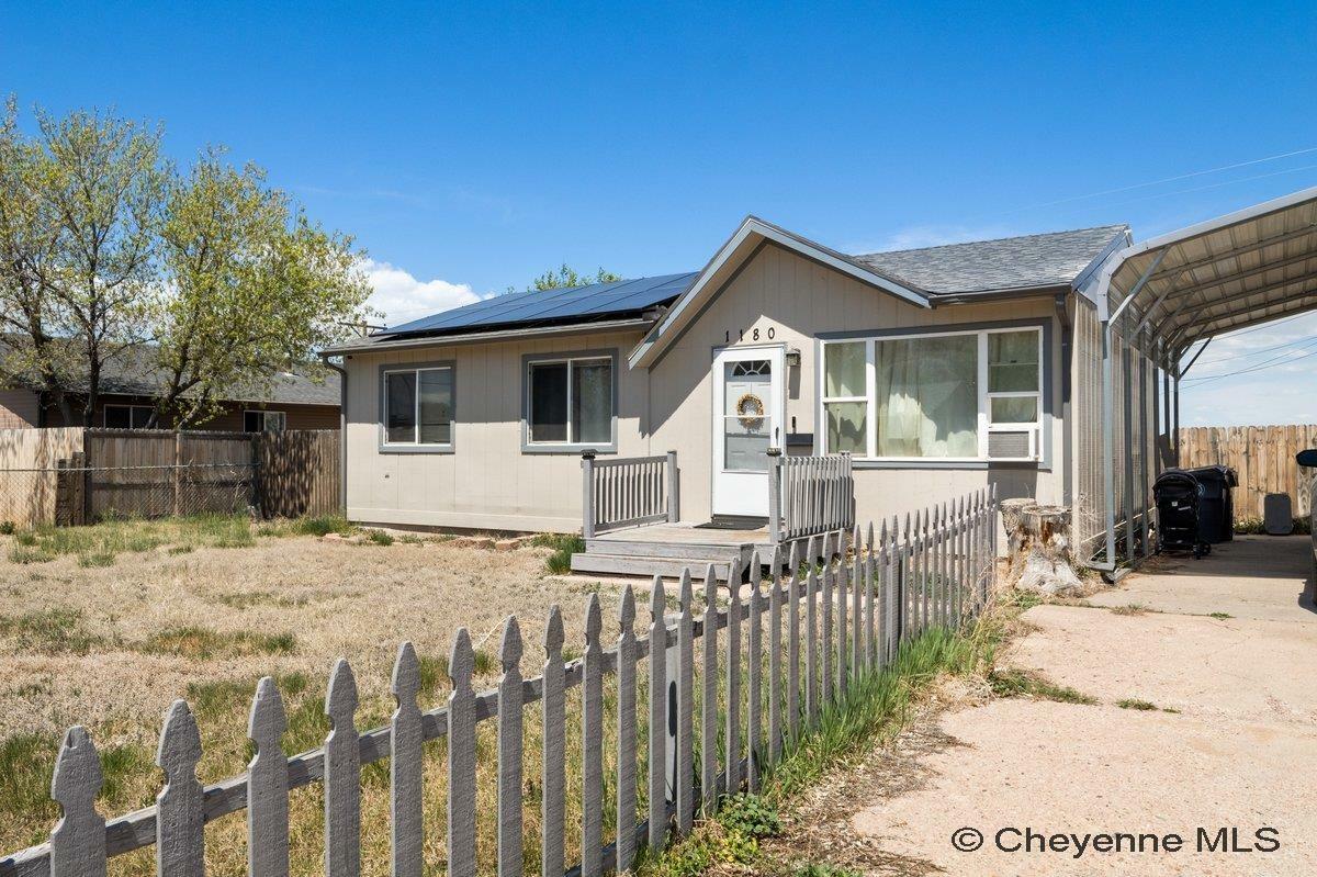 Property Photo: 1180 W Leisher Rd WY 82007