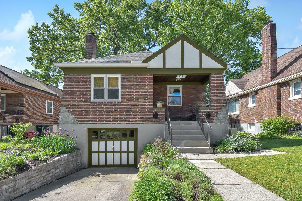 Property Photo: 1871 Lawn Avenue OH 45237