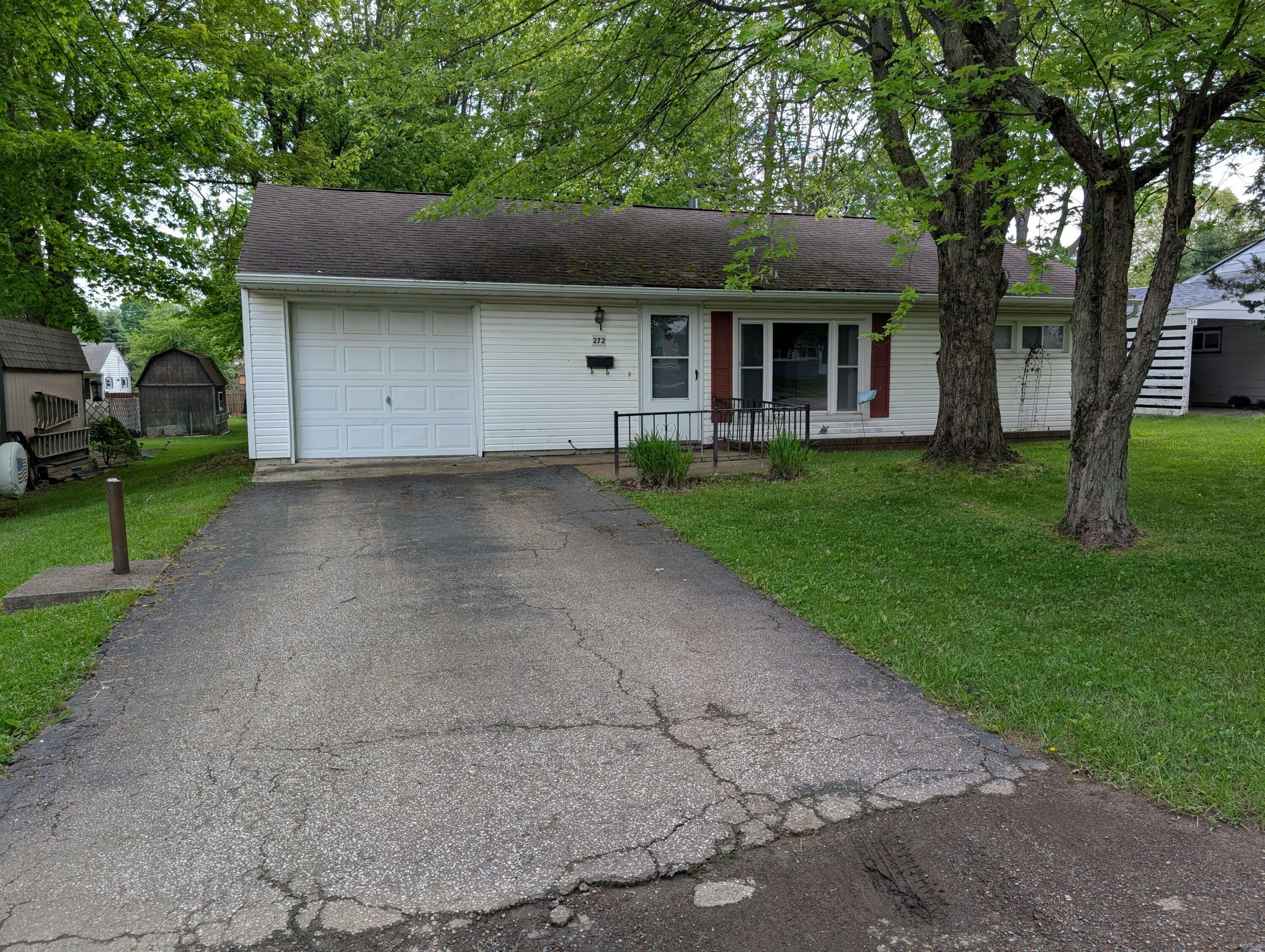 Property Photo: 272 Hillside Street OH 43338