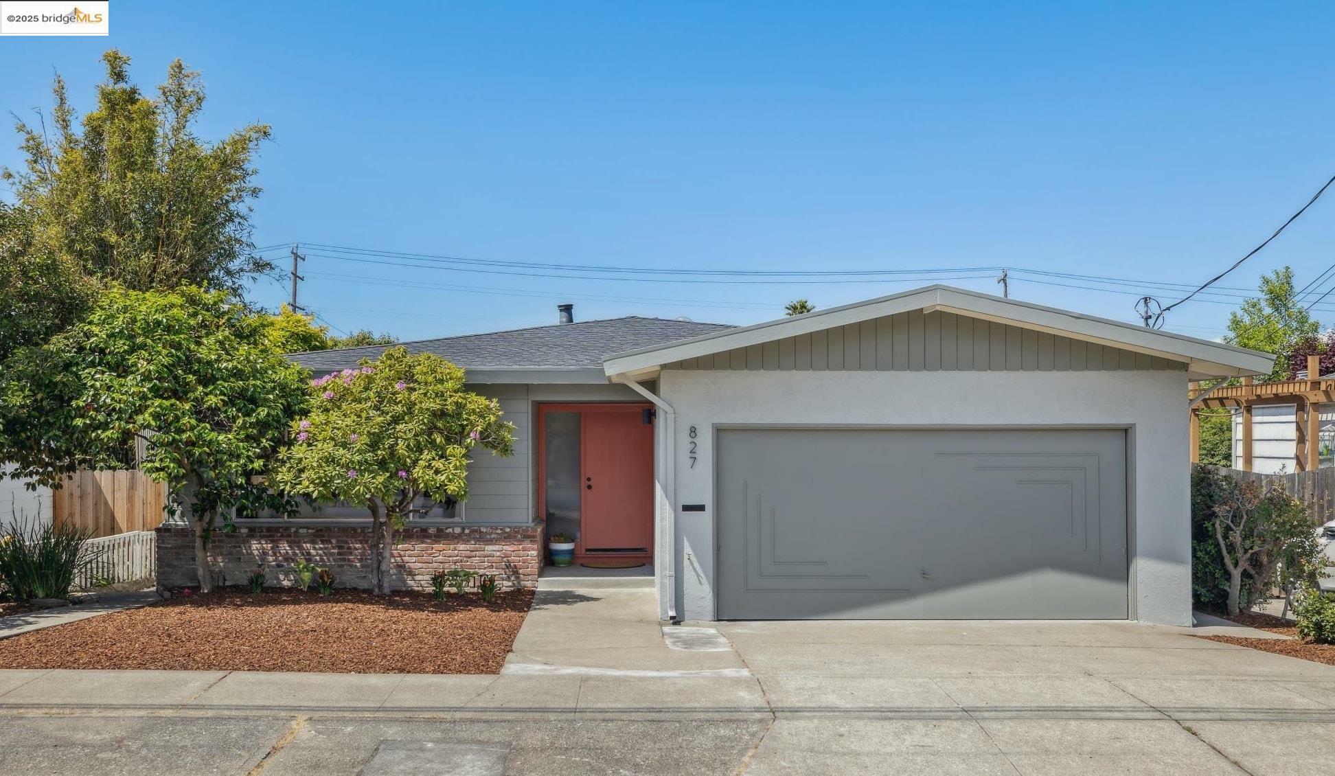 Property Photo: 827 Norvell St CA 94530
