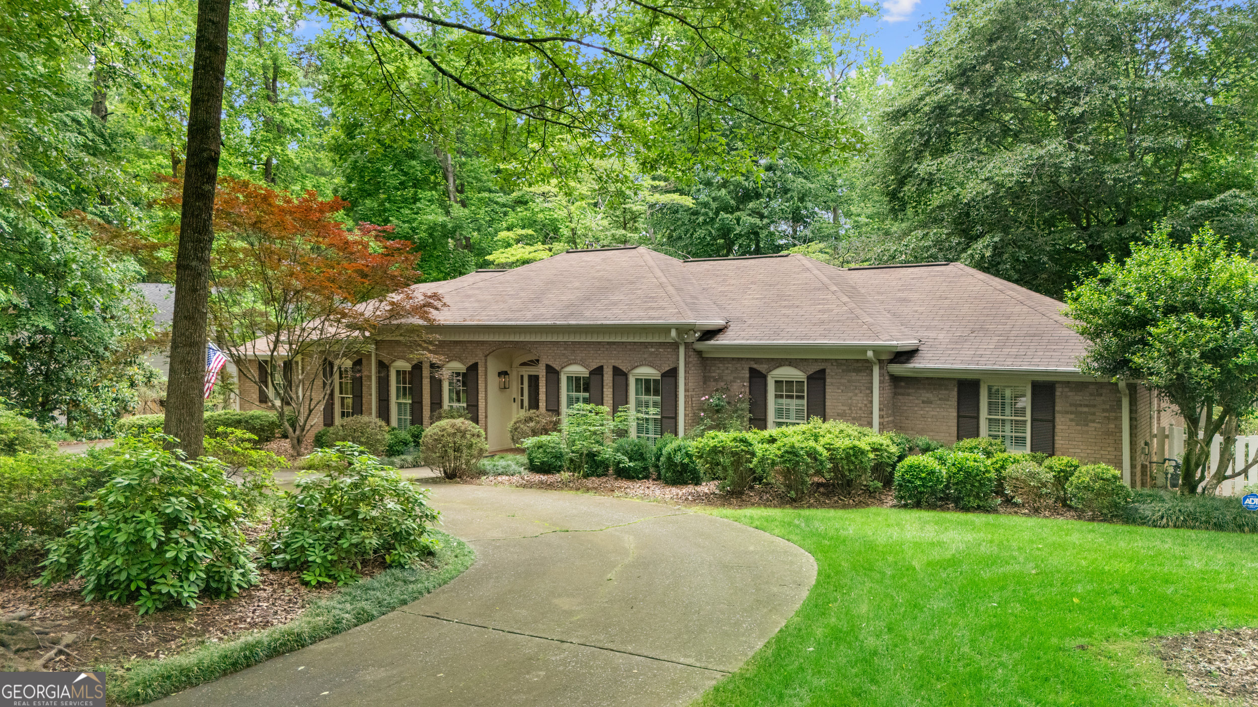 11190 Hembree Springs Drive  Roswell GA 30076 photo