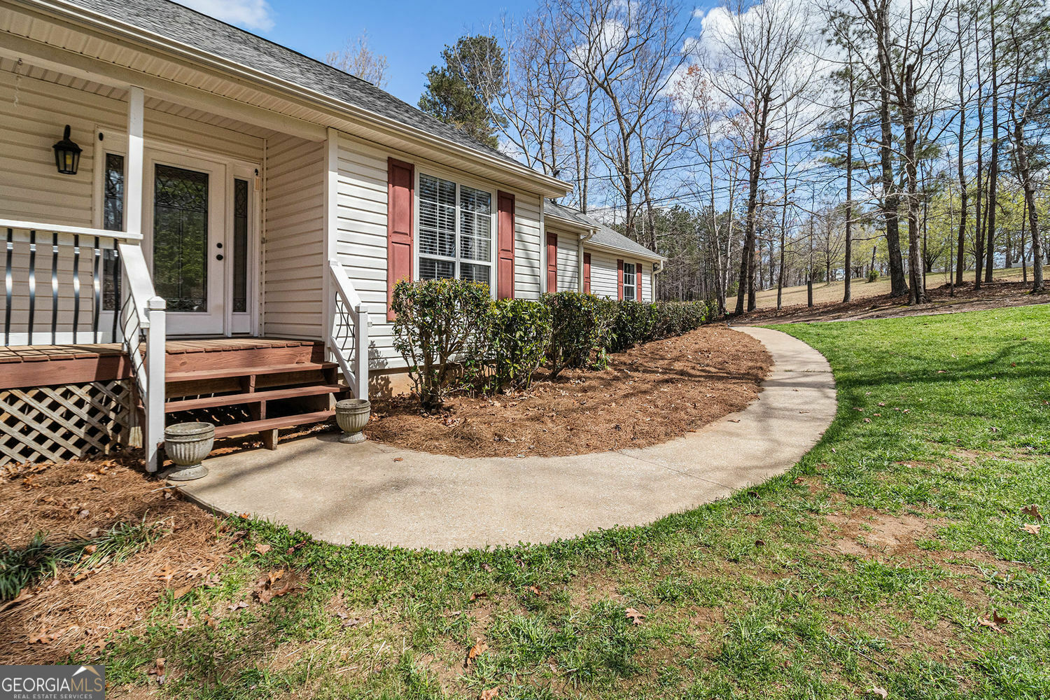 Property Photo: 4150 E Chapel Hill Road GA 30135