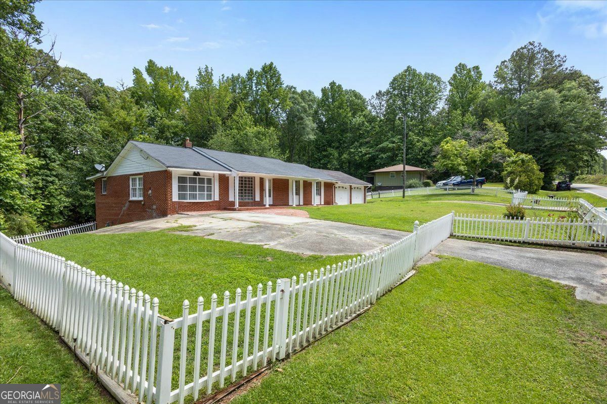 Property Photo: 684 Hog Liver Road GA 30117