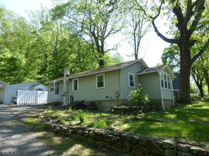 Property Photo: 25 Thurmont Rd NJ 07834