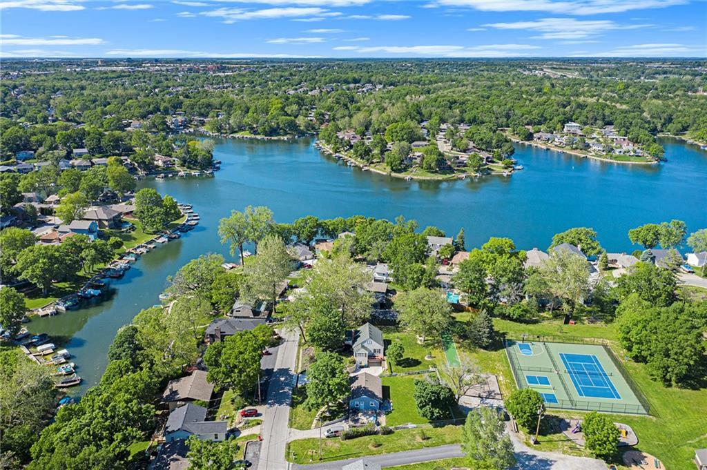 Property Photo:  1040 NW South Shore Drive  MO 64151 