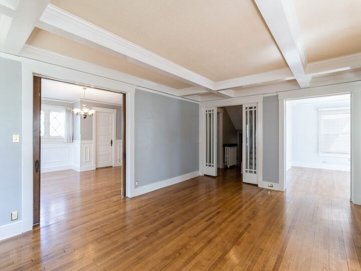 Property Photo:  1070 37th Street  IA 50311 