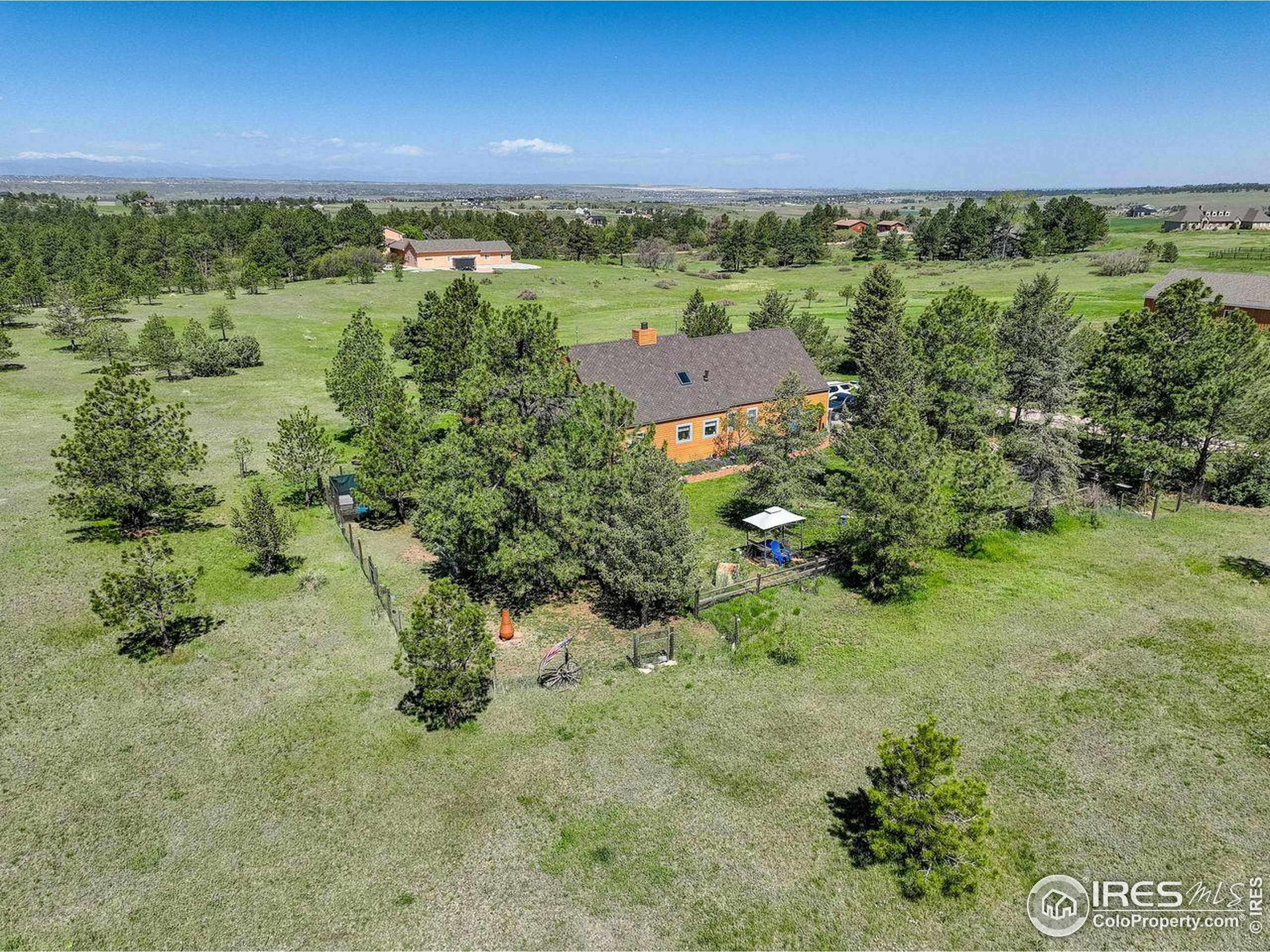 Property Photo:  2219 Meadow Green Cir  CO 80116 