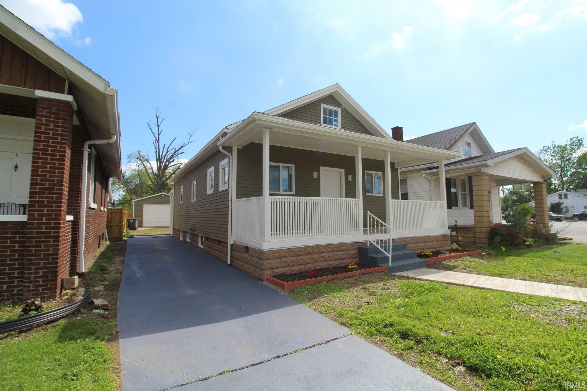 Property Photo: 1261 Washington Avenue IN 47714