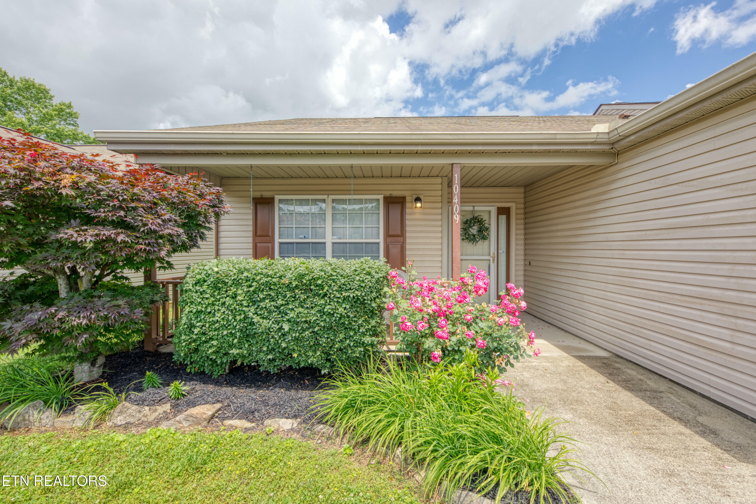 Property Photo: 10409 Sagebrush Way TN 37932
