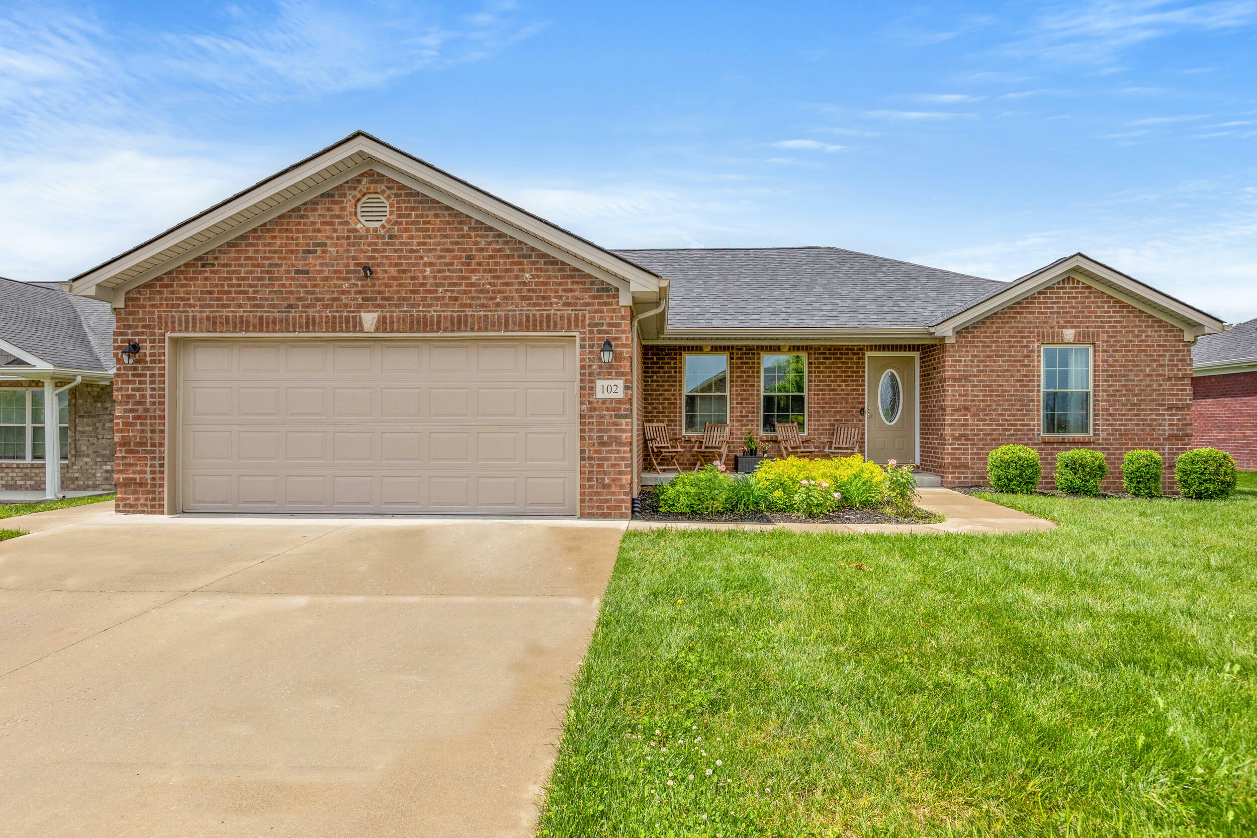 Property Photo:  102 Windward Way  KY 40475 