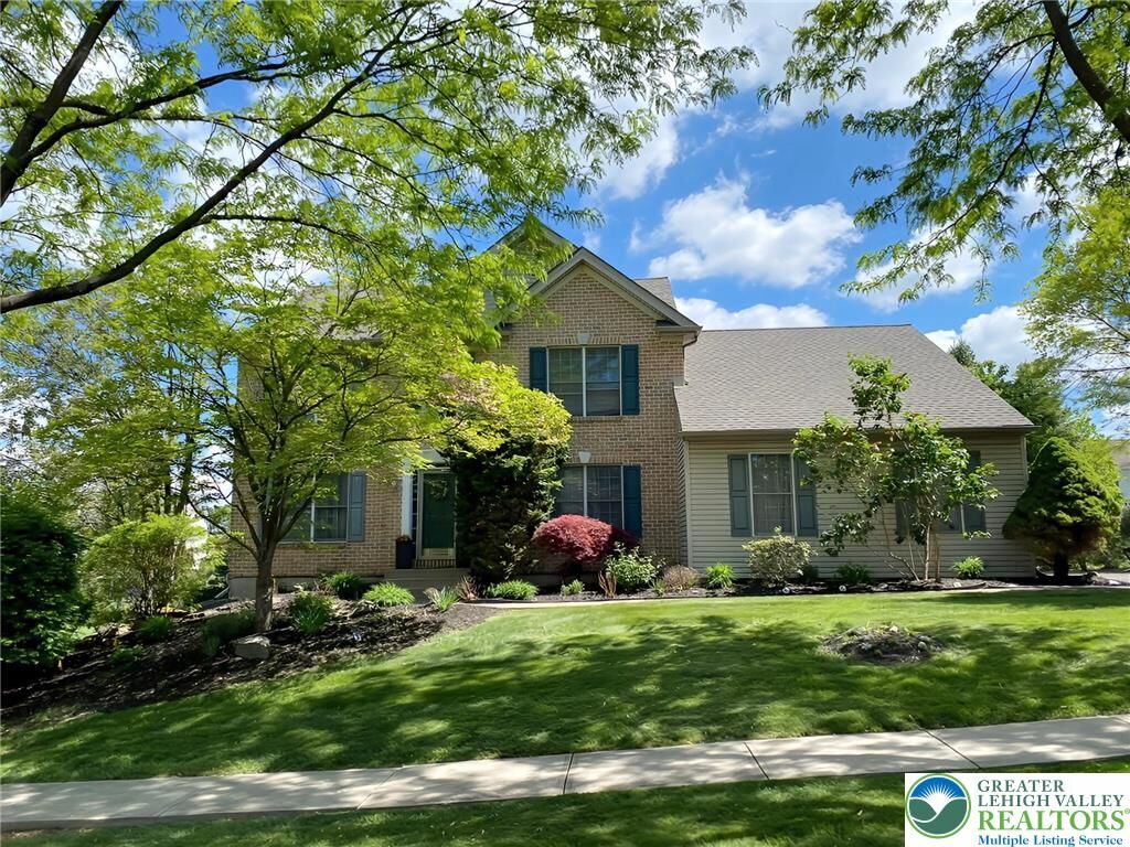 Property Photo: 7212 Periwinkle Drive PA 18062