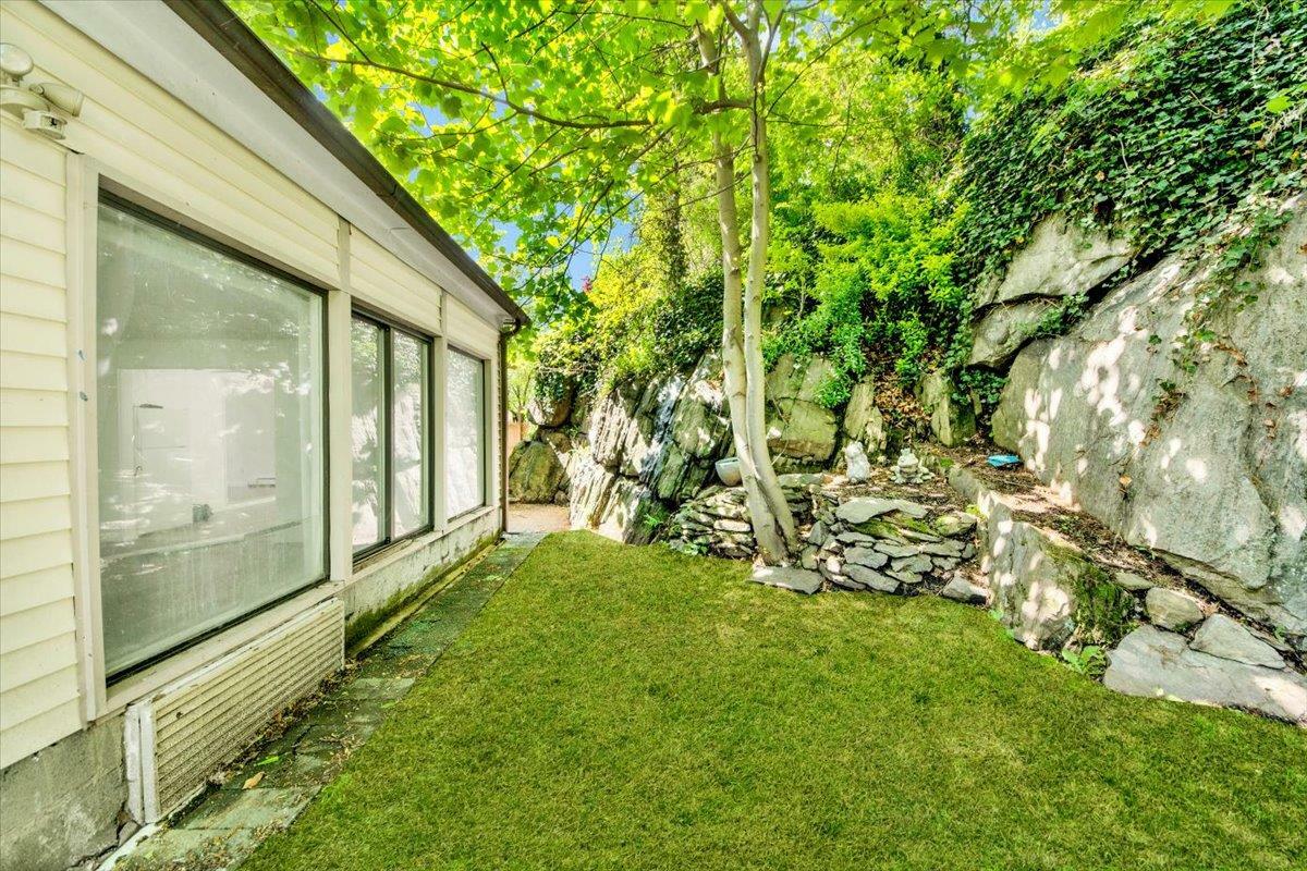 Property Photo: 34 Aka 172 Linn Place NY 10705