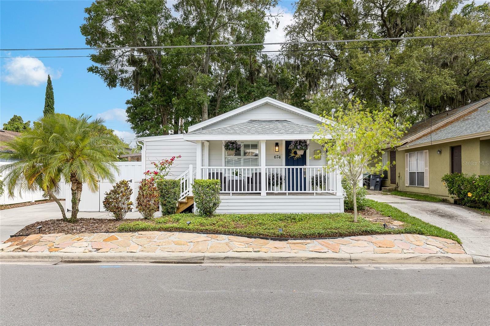 Property Photo: 674 Douglas Avenue FL 32789