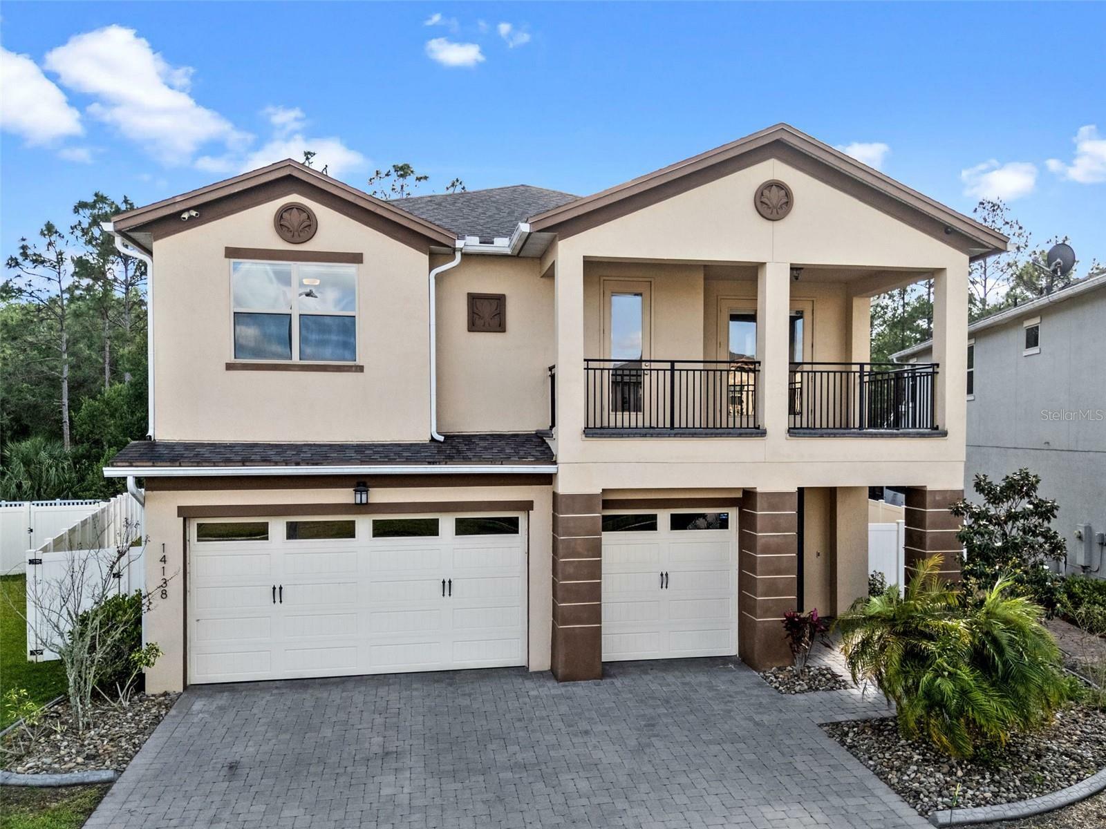 Property Photo: 14138 Alafaya Oak Bend FL 32828
