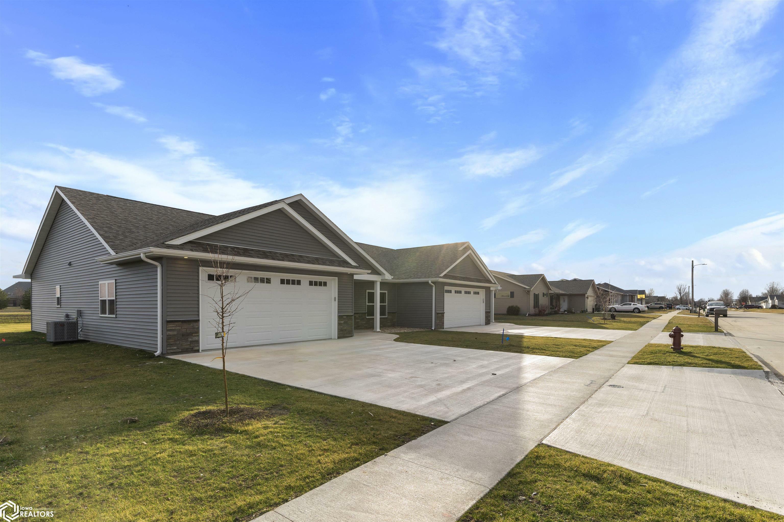 Property Photo: 1406 Huron Street IA 52637