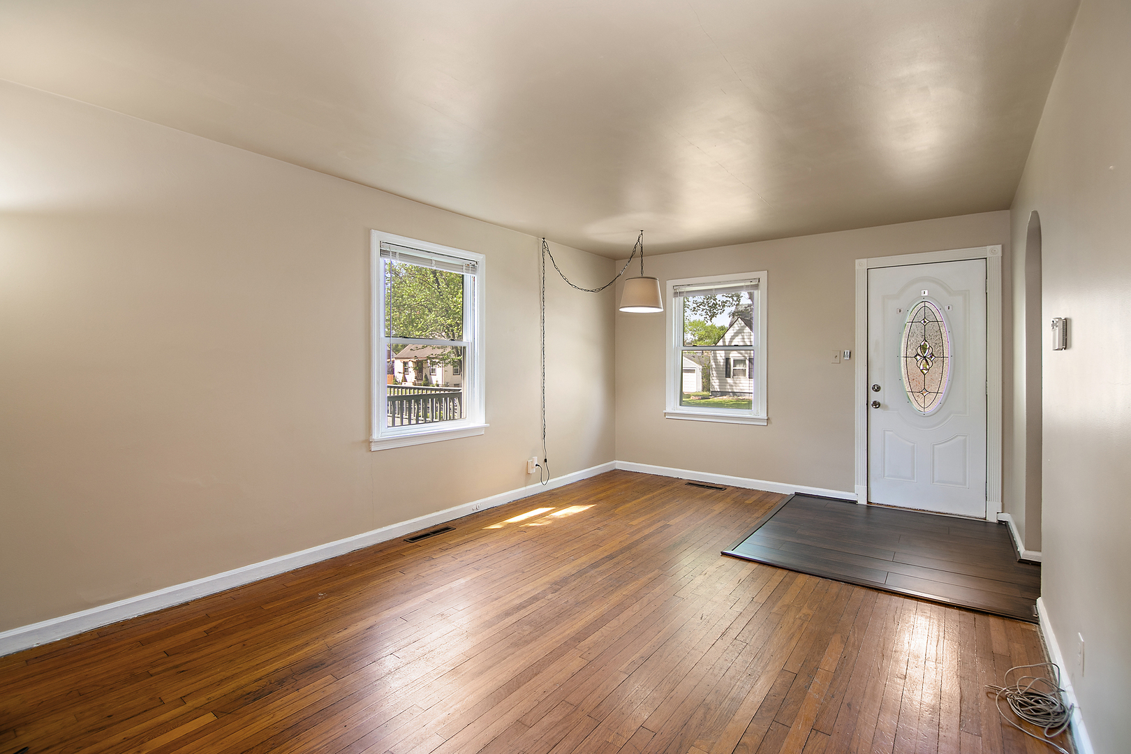Property Photo: 566 N 10th Avenue IL 60901
