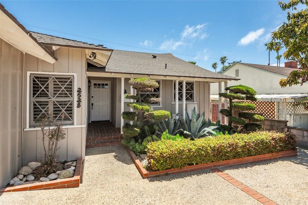 Property Photo: 2528 Robalo Avenue CA 90732