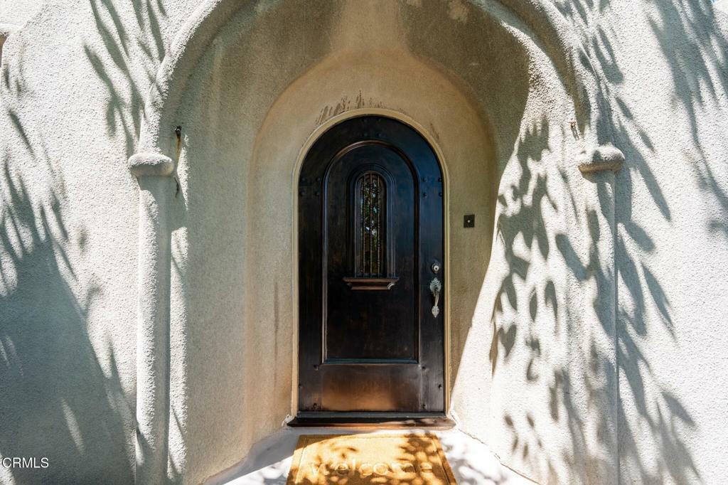 Property Photo:  2707 Hermosita Drive  CA 91208 