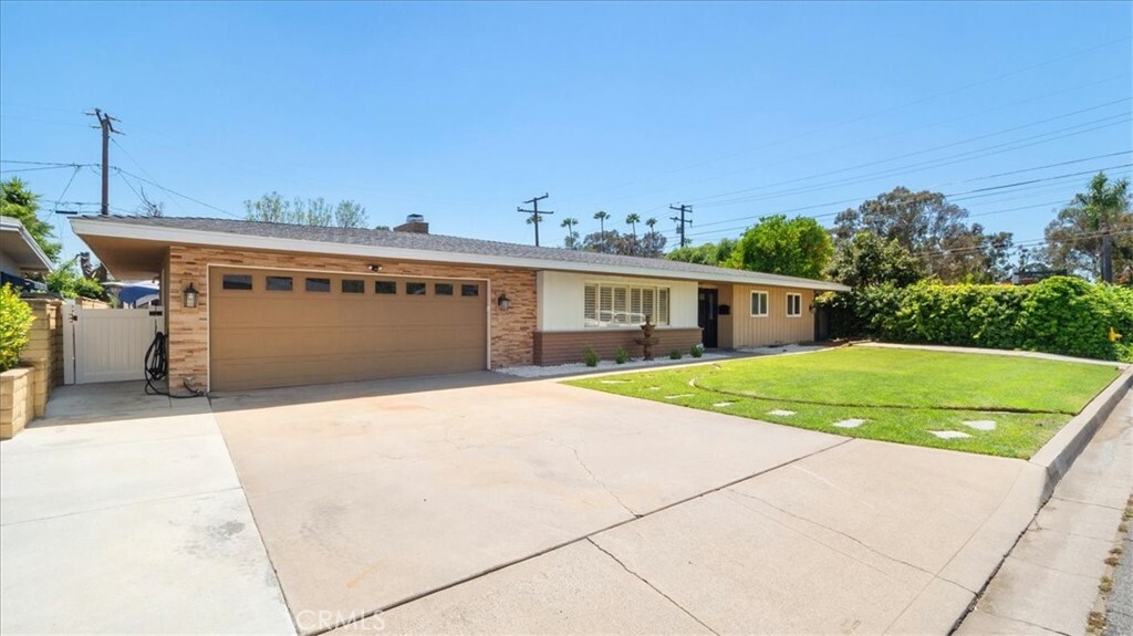 Property Photo: 763 Val Mar Drive CA 92404