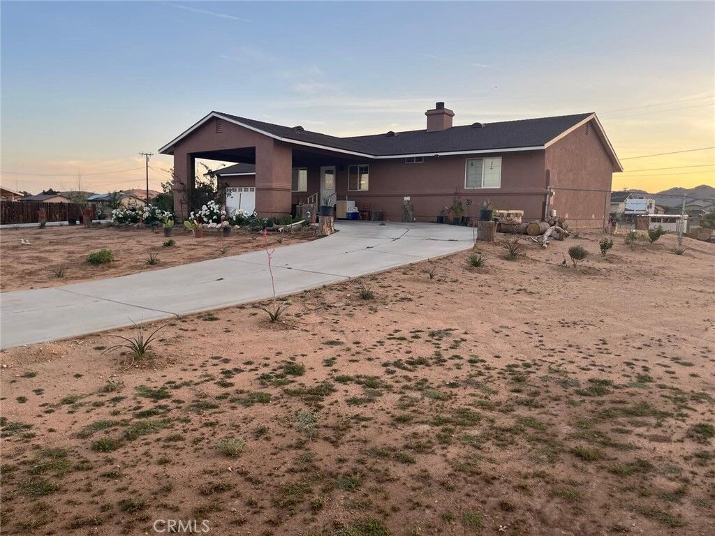 Property Photo: 16038 Dale Evans Pkwy CA 92307
