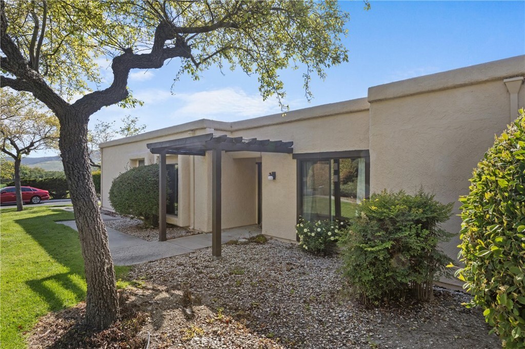 Property Photo:  46 Los Palos Drive  CA 93401 