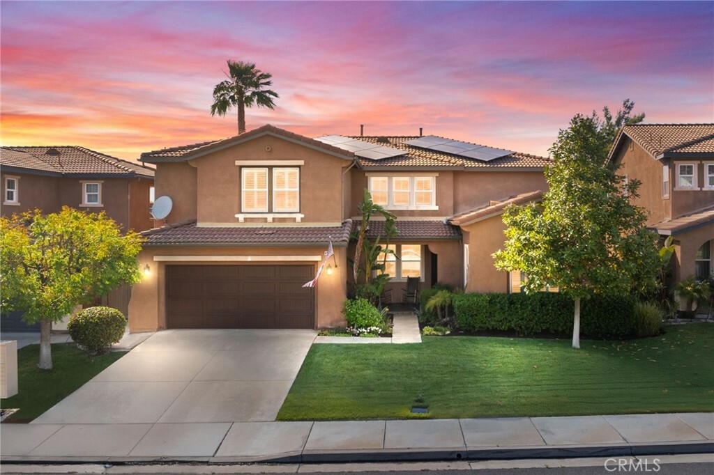 Property Photo:  46397 Kohinoor Way  CA 92592 