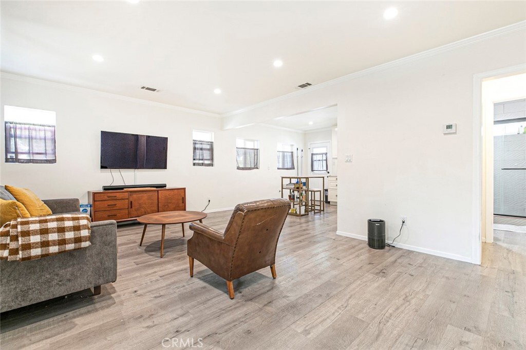 Property Photo: 347 W Dryden Street CA 91202