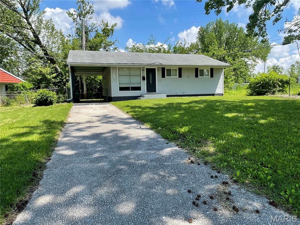 Property Photo: 10700 Spring Garden Drive MO 63137