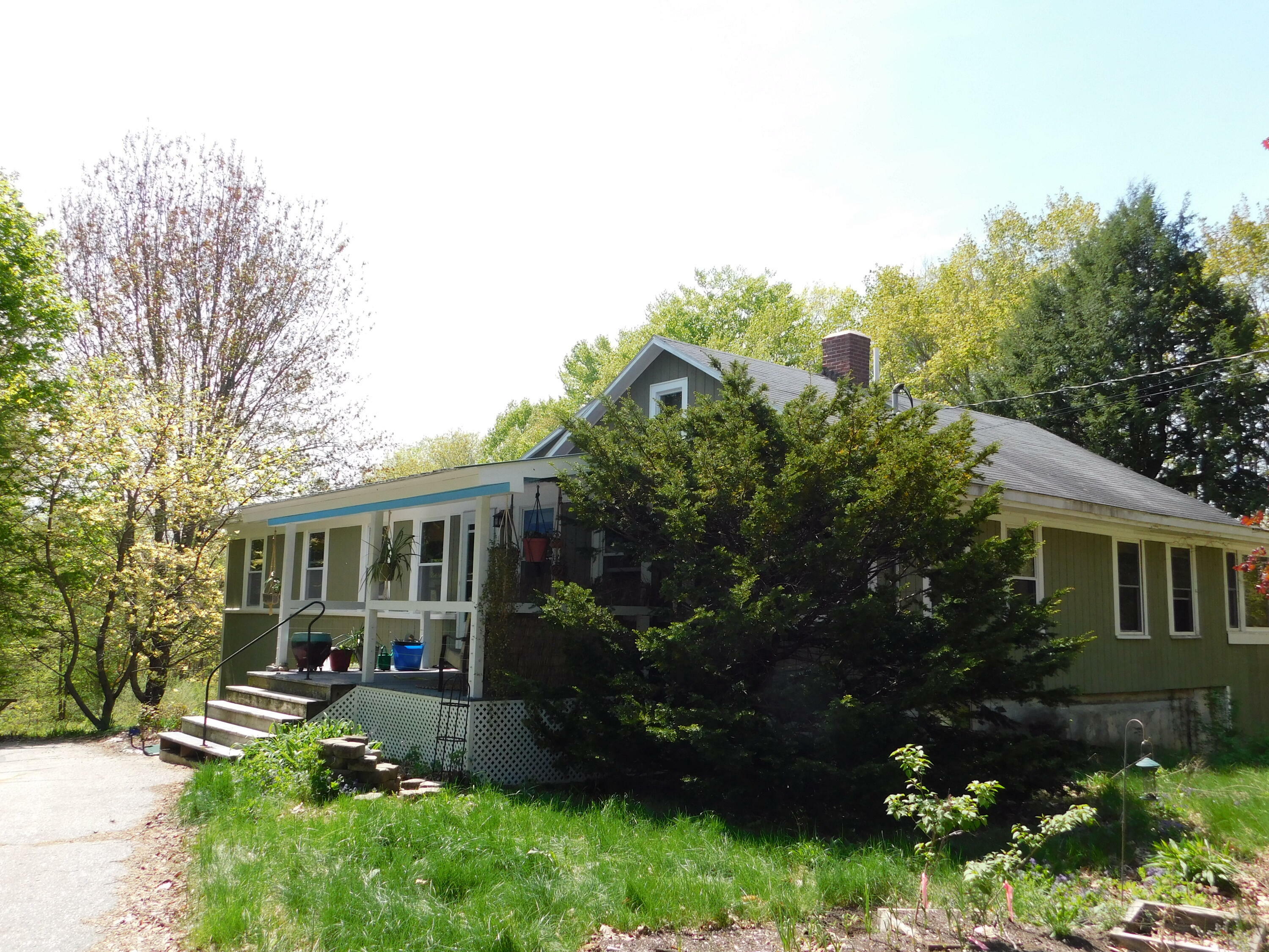 Property Photo: 406 Lake Street ME 04210