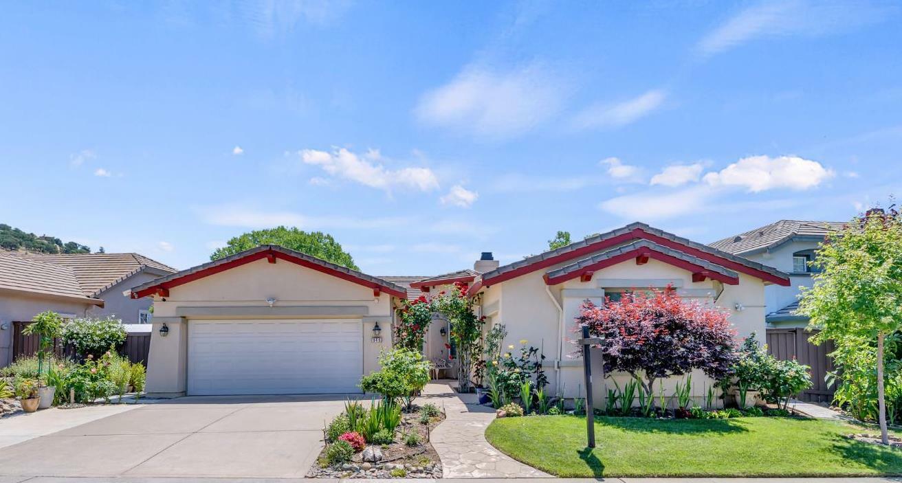 Property Photo: 949 Glennfinnan Way CA 95630