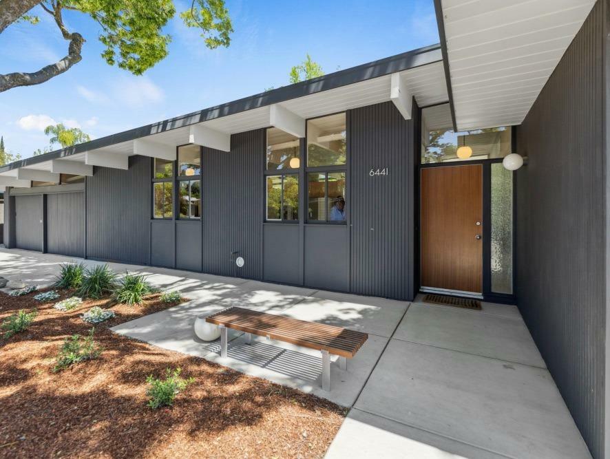 Property Photo: 6441 Fordham Way CA 95831
