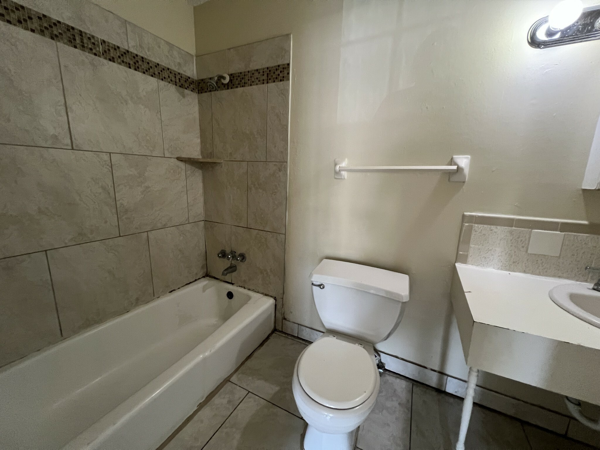 Property Photo: 441 Harding Pl D20 TN 37211