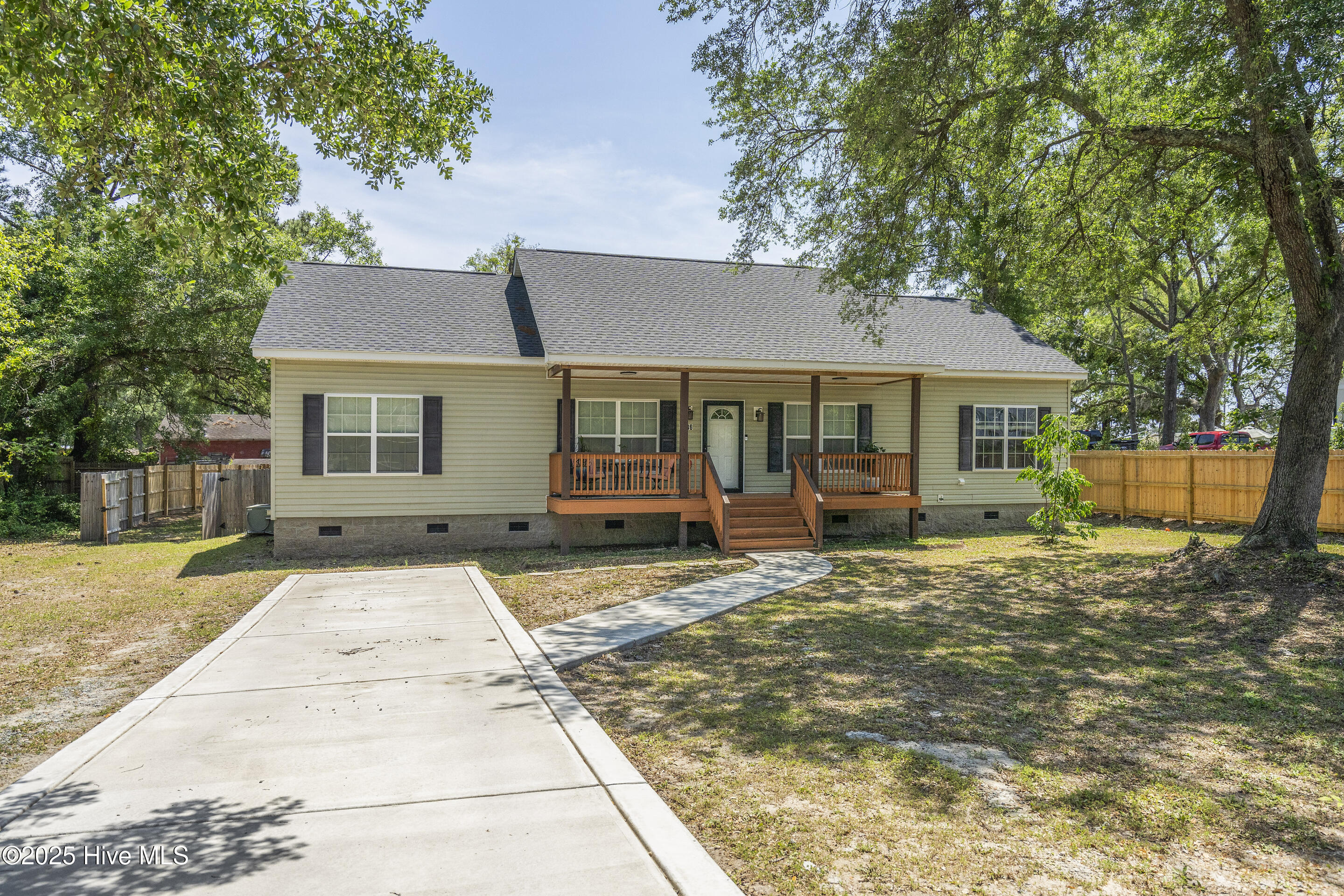 Property Photo: 7036 Ruth Avenue NC 28411