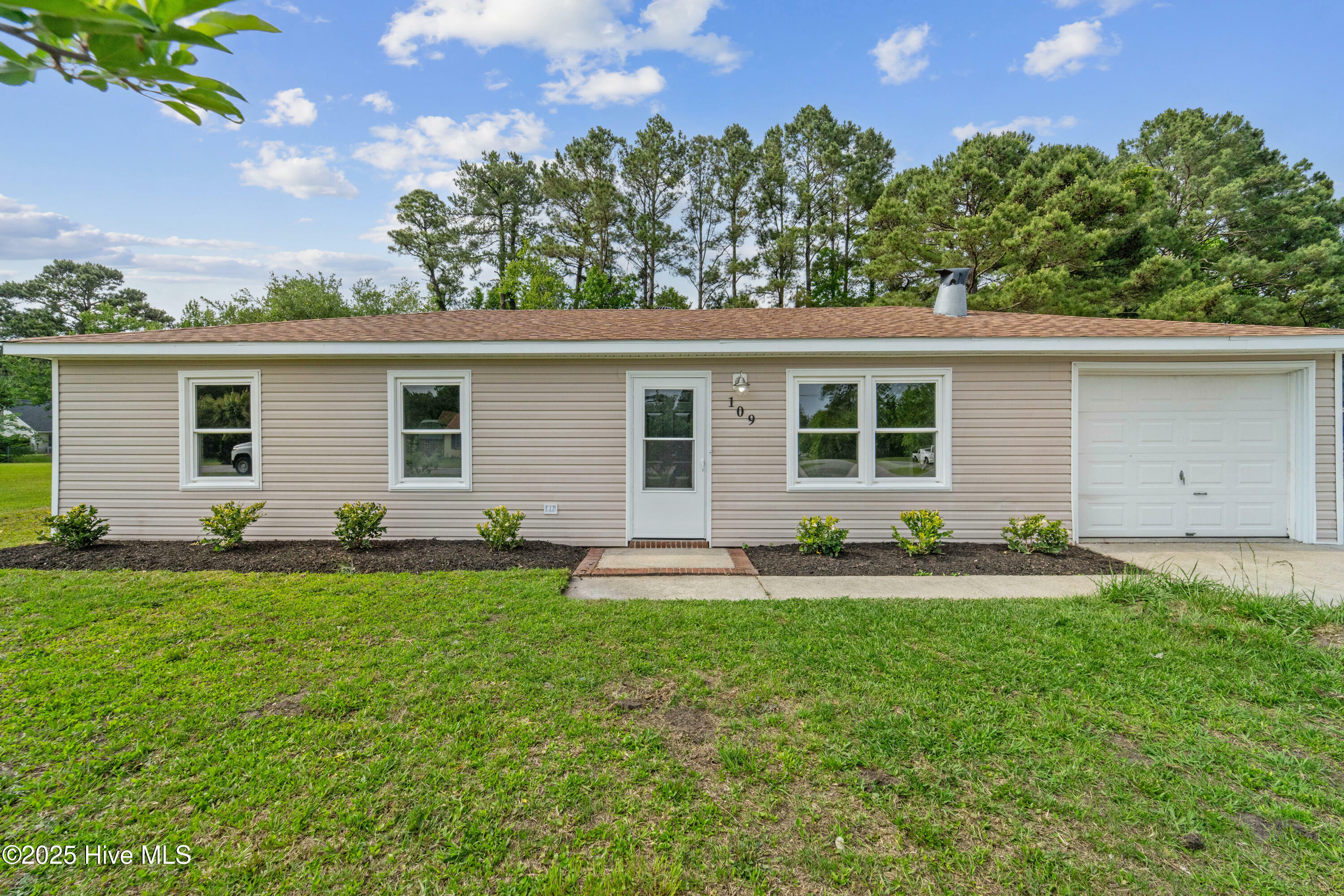 109 Shipman Road  Havelock NC 28532 photo