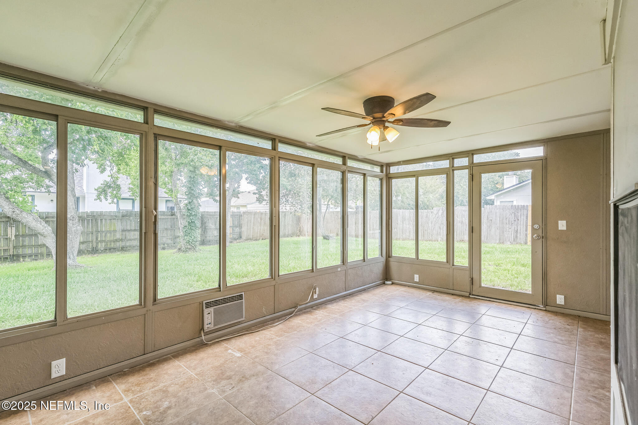 Property Photo: 2114 Sahara Place FL 32068