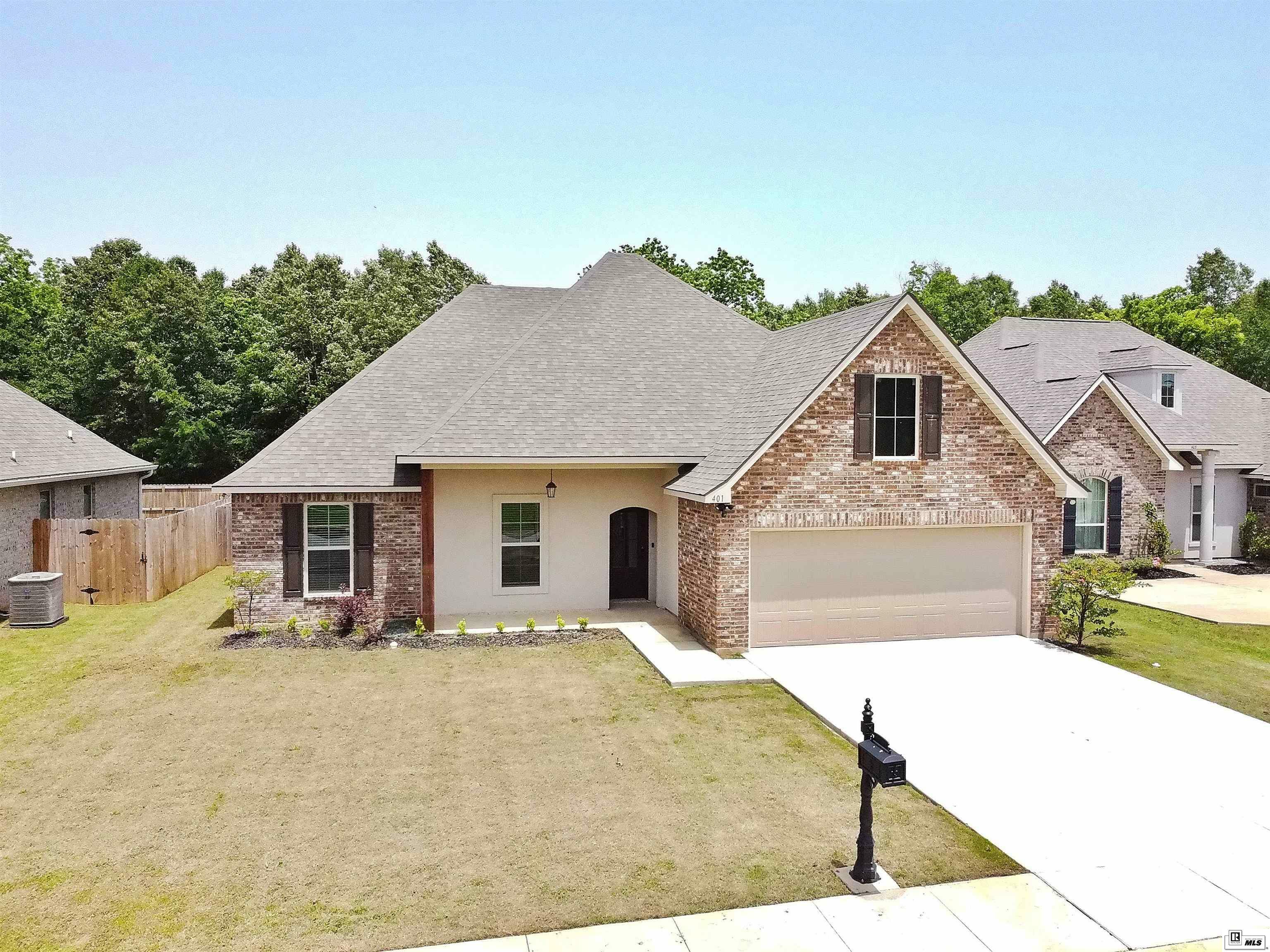 Property Photo: 401 Florio Court LA 71203