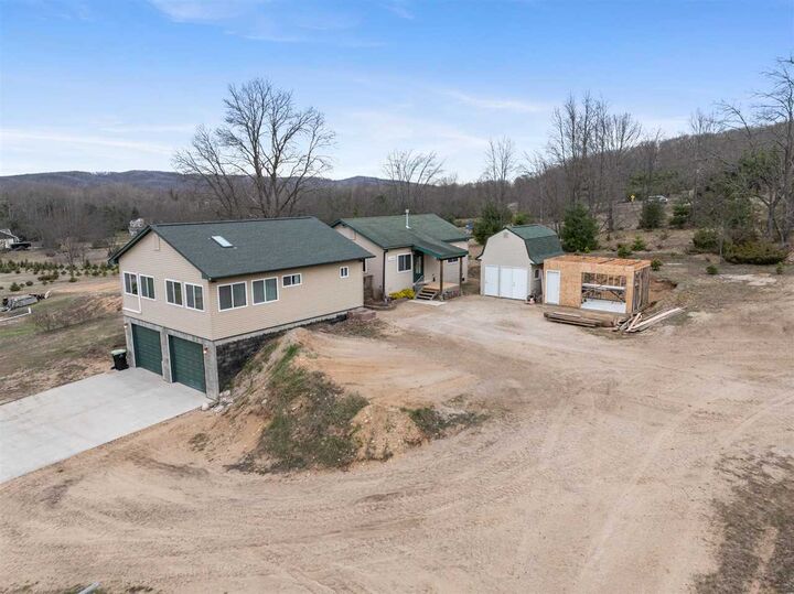 2286 Maxwell  Petoskey MI 49770 photo