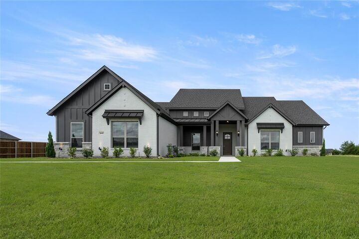 Property Photo: 4641 Bonanza Drive TX 76065