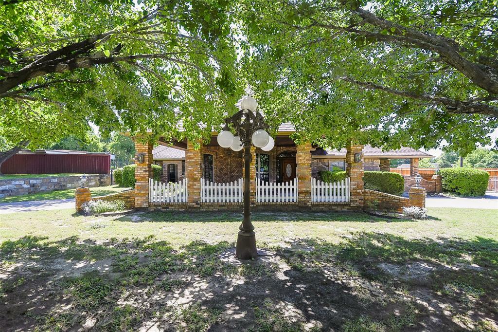 Property Photo: 215 Willow Creek Lane TX 75154