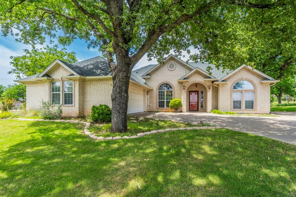 Property Photo: 10307 Ravenswood Road TX 76049